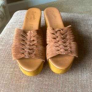 Seychelles platform sandals. Made in Italy.